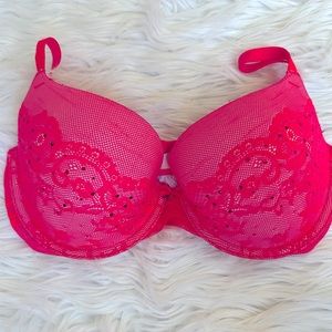 Victoria’s Secret Bra. Mint condition.